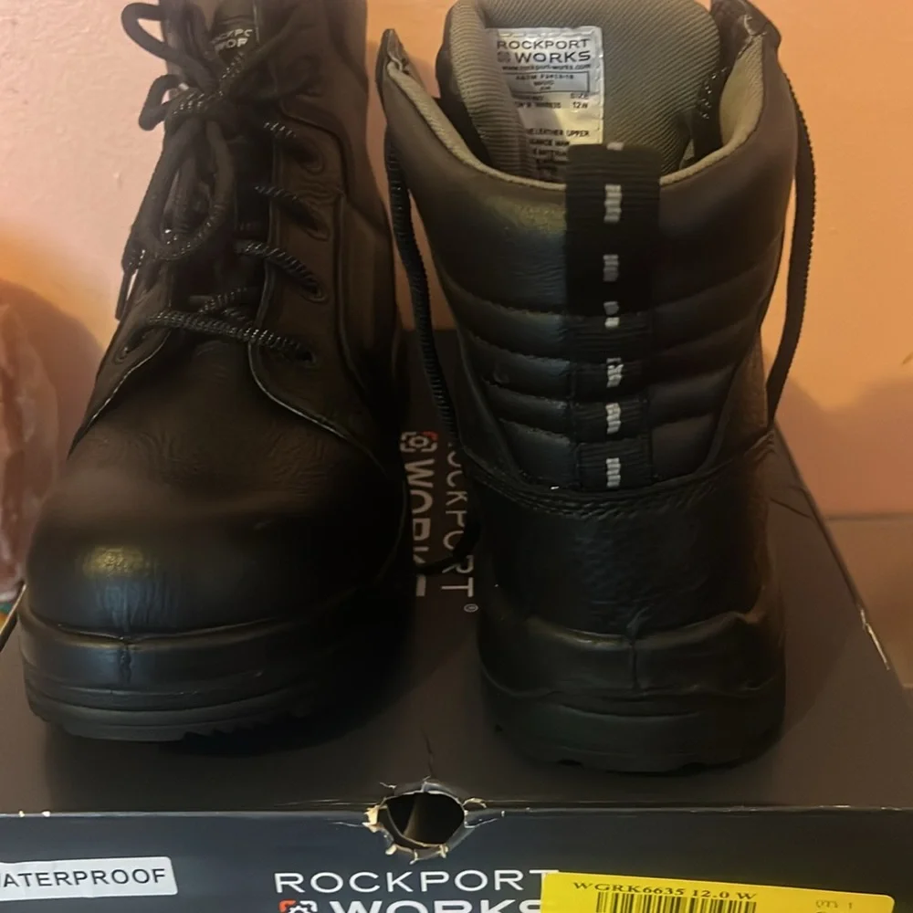Rockport safety shoes WGRK6635 for men,black,comp toe,eh,wp,lace to toe size 12w
